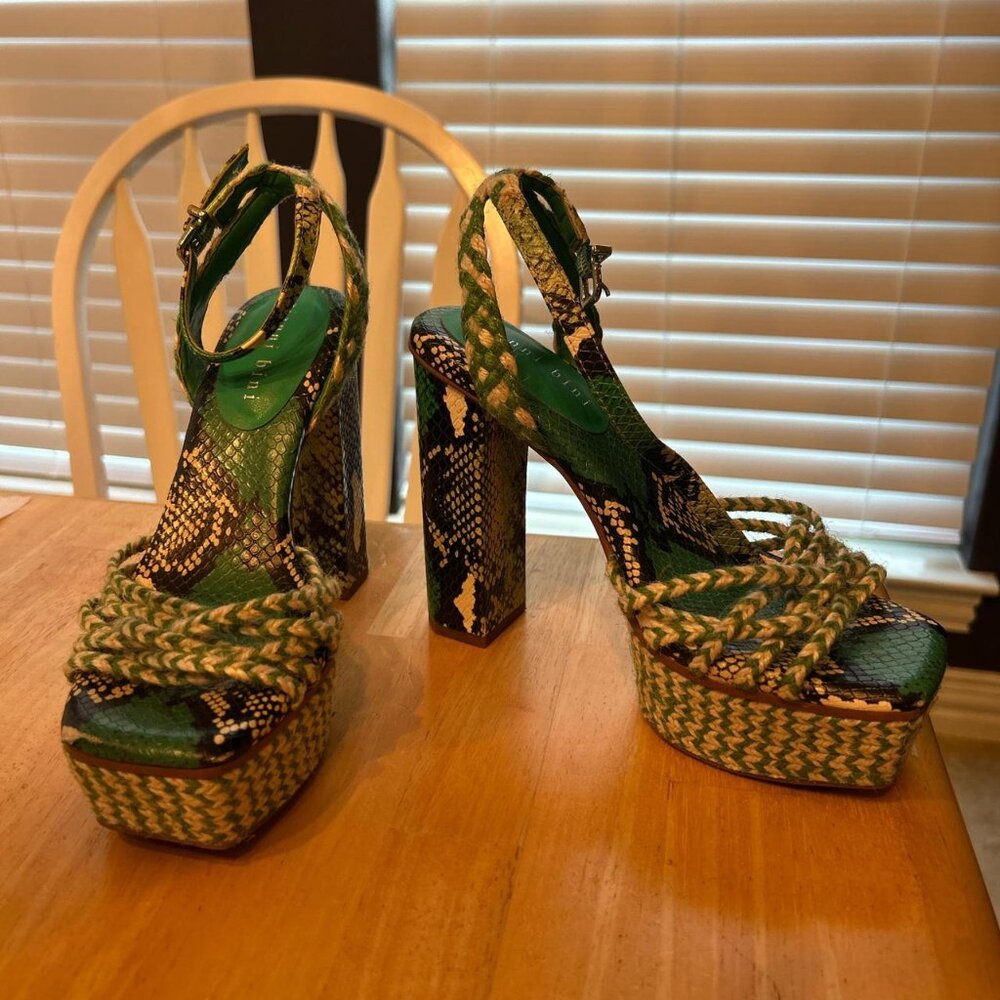 Gianni Bini 6 inch heels size 7.5